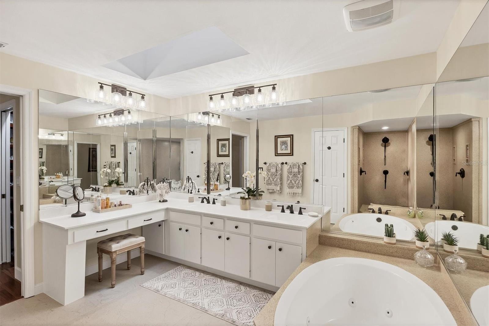 HAMMOCKS IV - Residential