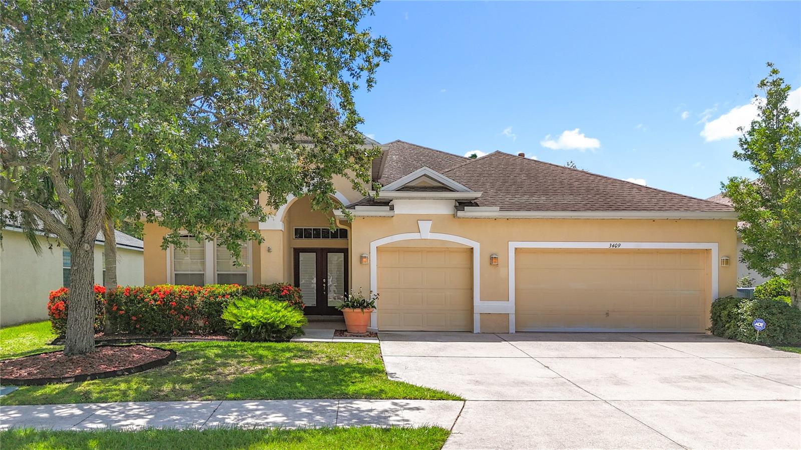 Stunning 4-Bedroom Home on a Spring-Fed Pond with 3-Car Garage & Prime Location
Welcome to this beautifully designed 4-bedroom, 3-bathroom split-plan home, perfectly situated on a serene spring-fed pond. From the moment you step through the grand entrance with striking tile inlay, you’ll be impressed by the thoughtful layout and high-end touches throughout.
This spacious home offers a formal dining room, a large den/office space, and an open-concept kitchen complete with a breakfast bar, walk-in pantry (with custom pull-out drawers), and direct views of the screened in patio. The indoor laundry room and three full bathrooms, including one with direct access to the back patio, make everyday living as convenient as it is comfortable.
The owner’s suite features a door to the back patio as well as a custom walk-in closet, bath tub, shower and private water closet. With additional features like natural gas, a home alarm system, and a concrete patio slab for outdoor living further elevate the lifestyle.
Car enthusiasts and hobbyists will love the three-car garage, offering ample storage and functionality.
Unbeatable Location: Just minutes from Ellenton Premium Outlets, Detwiler’s Farm Market, Whiskey Joe’s, Woody’s River Roo, and a wide variety of shops and restaurants. With I-75 less than two miles away, you’re a quick drive from the white sands of Anna Maria Island, Siesta Key, Tampa, St. Petersburg, and some of Florida’s best beaches.
This home combines elegance, functionality, and the ultimate Florida lifestyle—don’t miss your chance to make it yours!