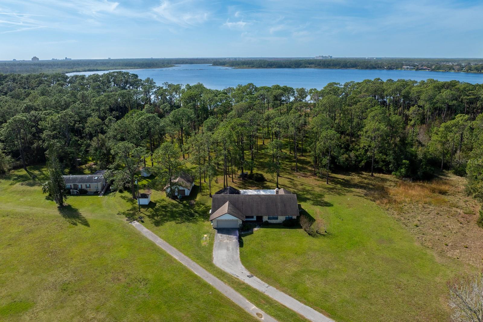 ROYAL RANCH ESTATES - Land