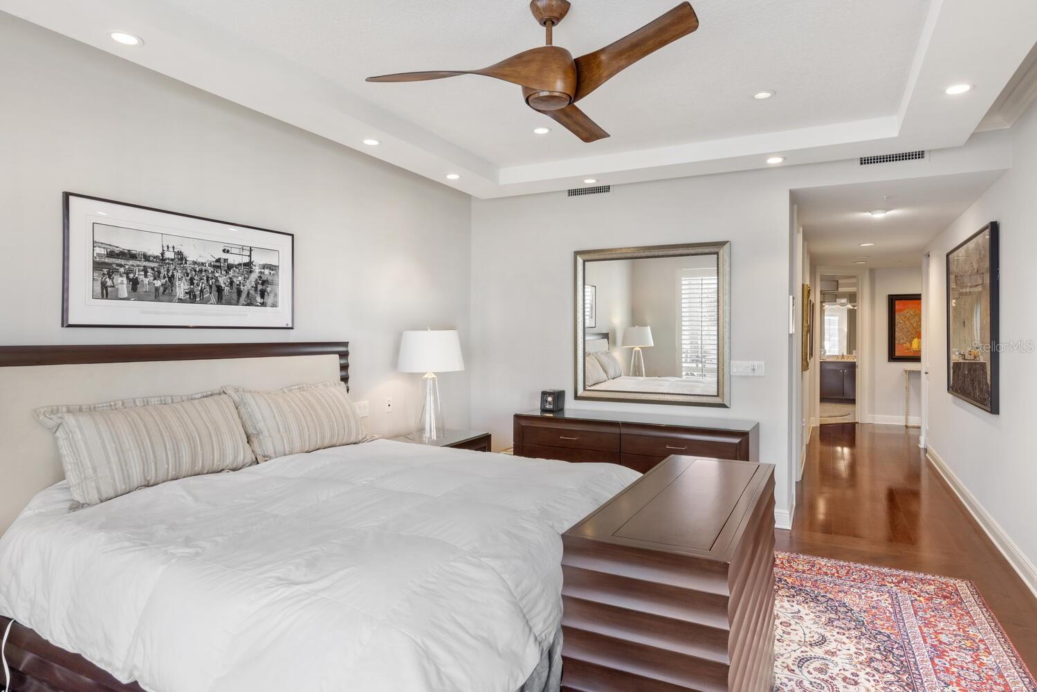 THE TOWER RESIDENCES - Residential