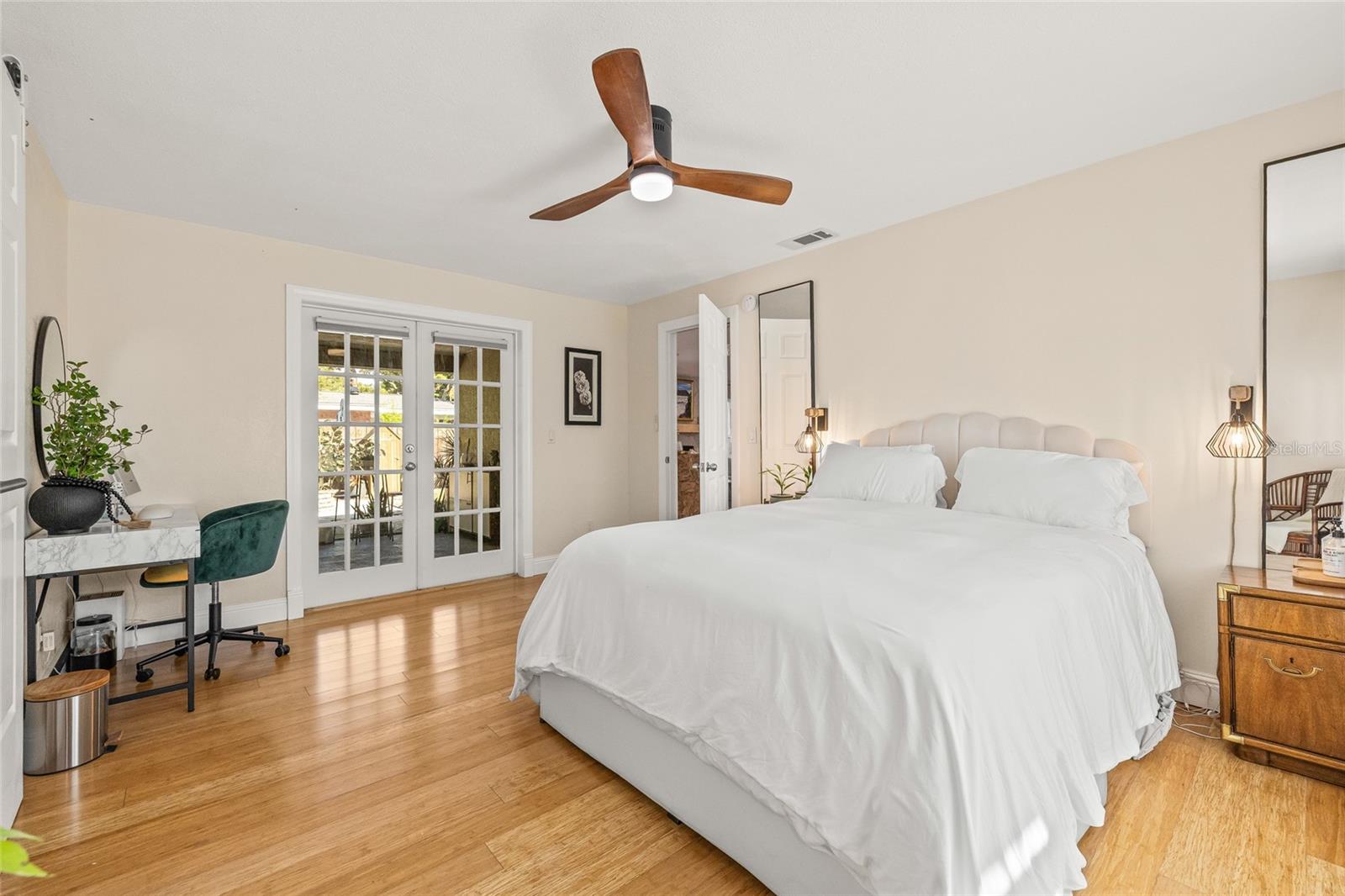 VERA MANOR - Residential