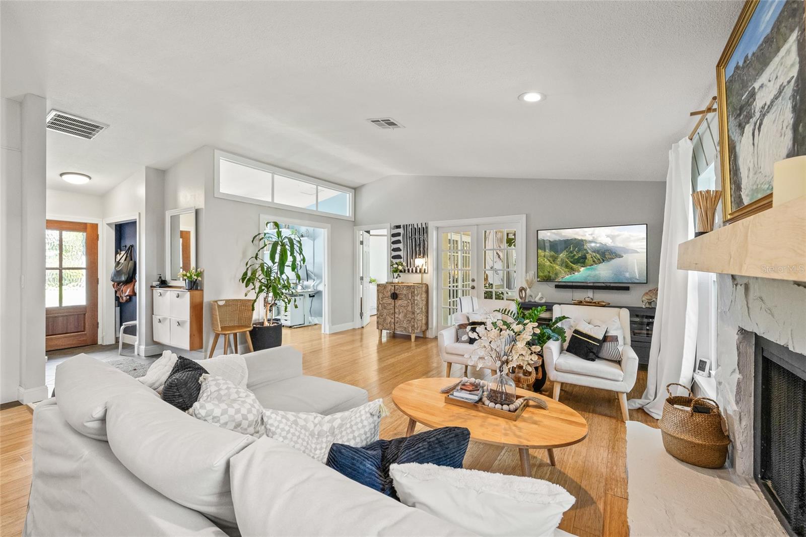 VERA MANOR - Residential