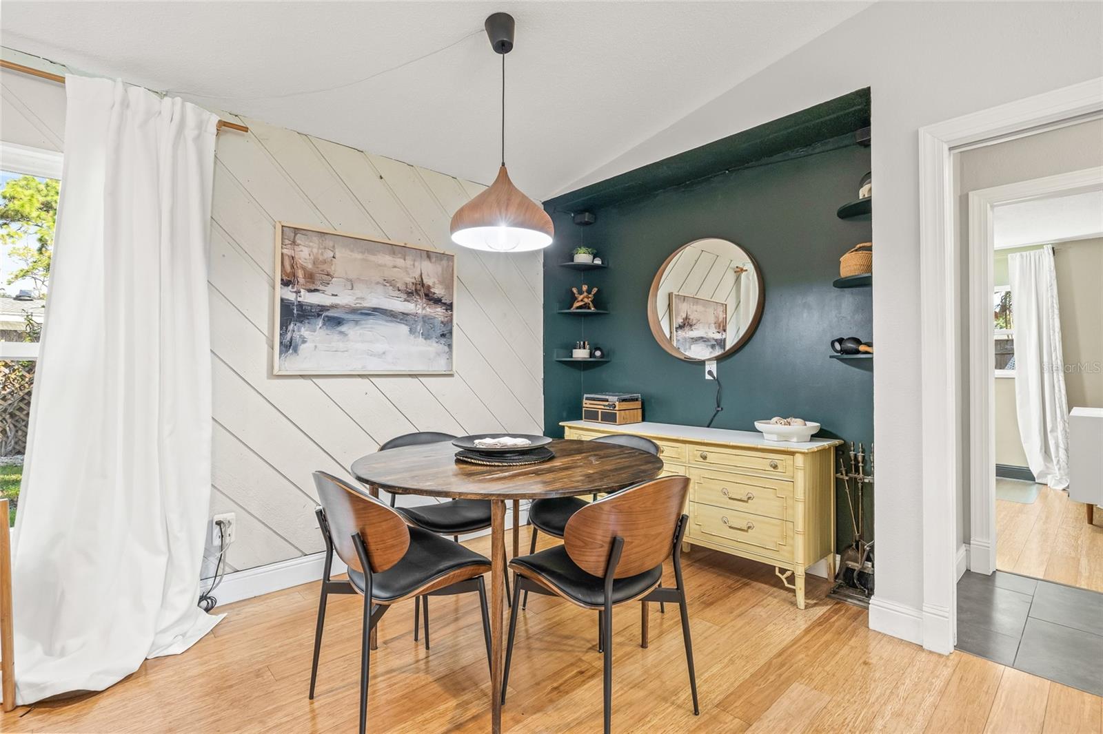 VERA MANOR - Residential