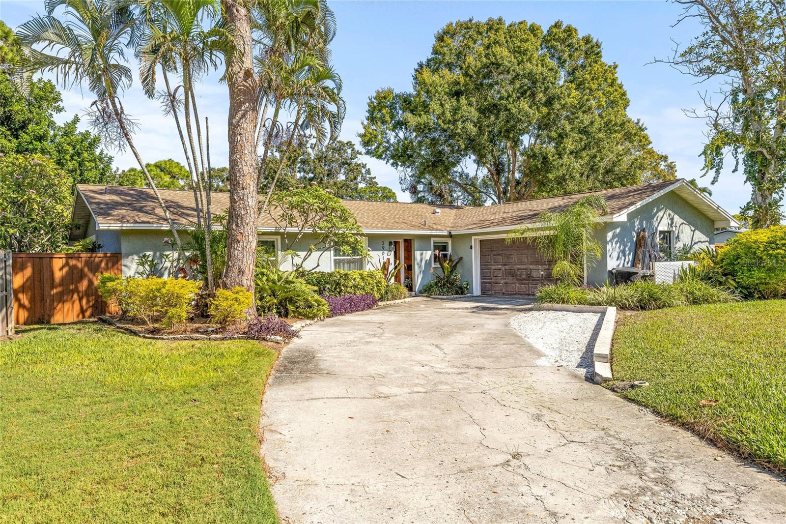 VERA MANOR - Residential