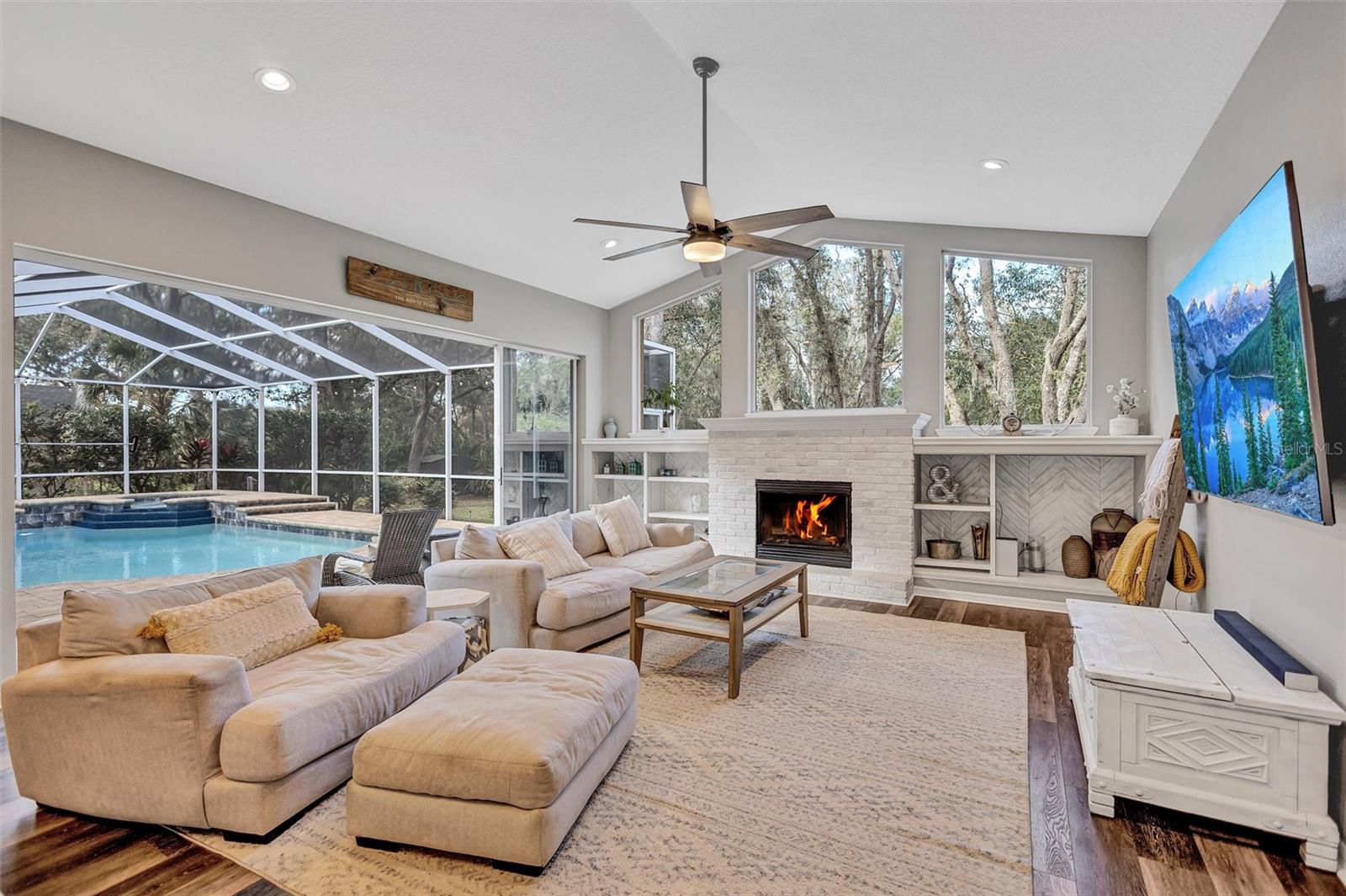 FISH HAWK TRAILS UNIT 3 - Residential