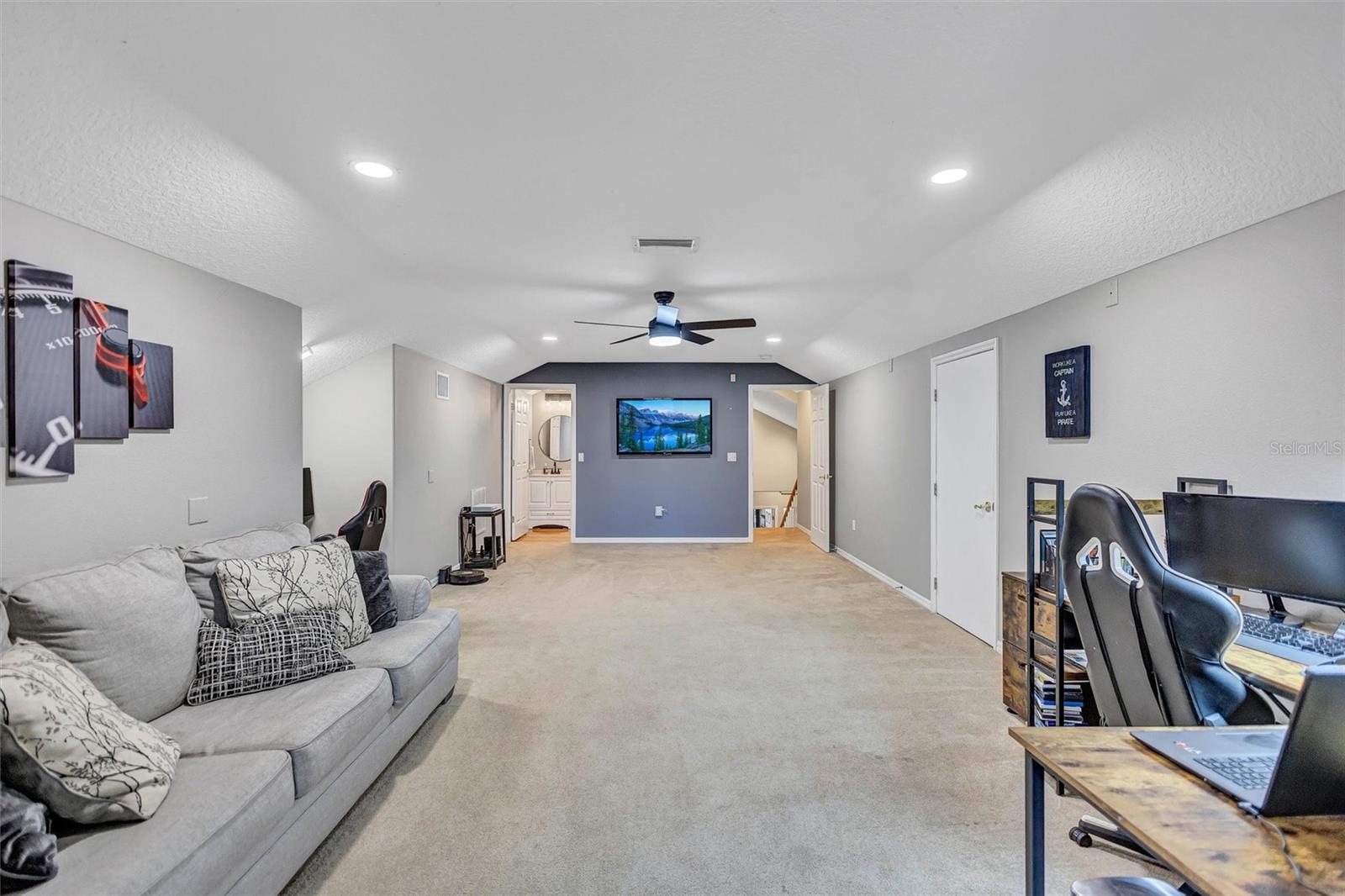 FISH HAWK TRAILS UNIT 3 - Residential