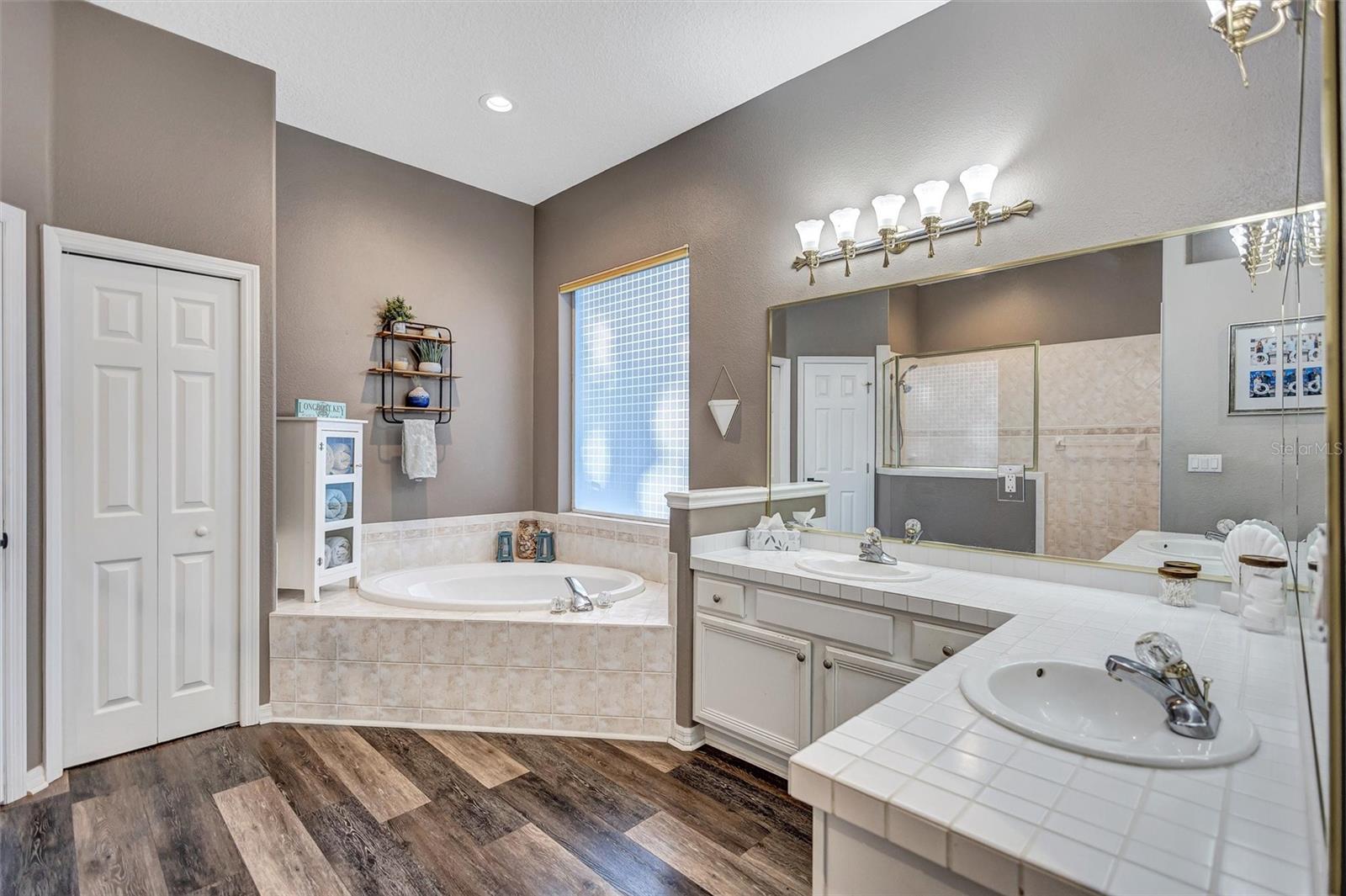 FISH HAWK TRAILS UNIT 3 - Residential