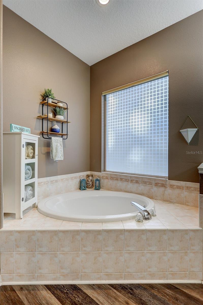 FISH HAWK TRAILS UNIT 3 - Residential