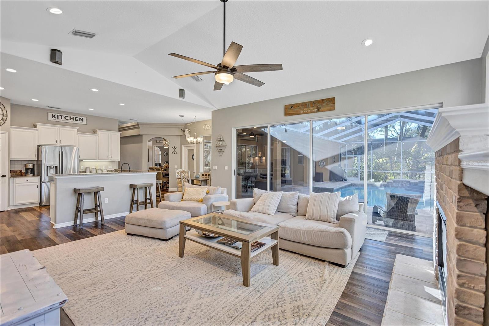 FISH HAWK TRAILS UNIT 3 - Residential