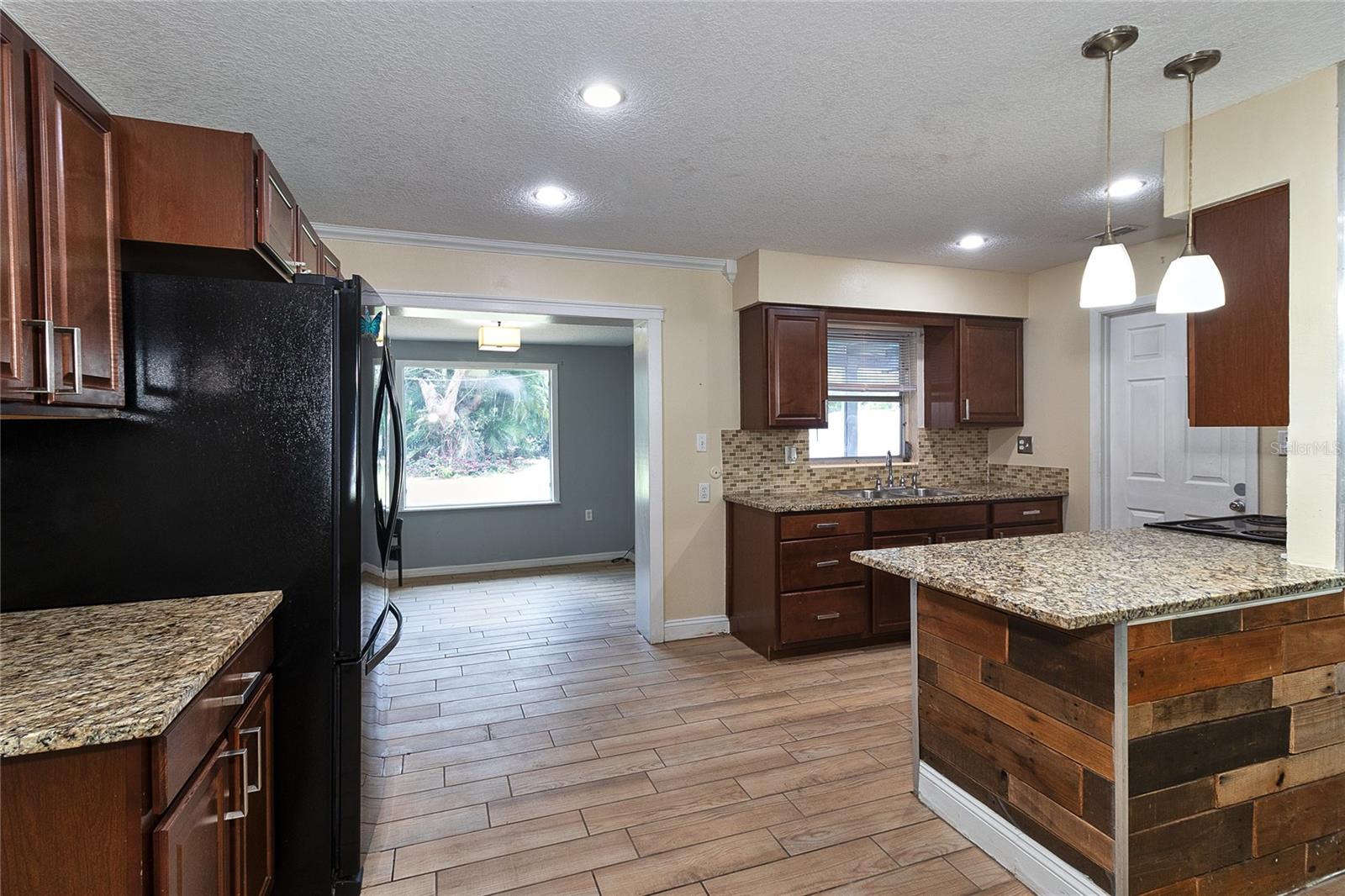 LAKELAND GROVES SUB - Residential