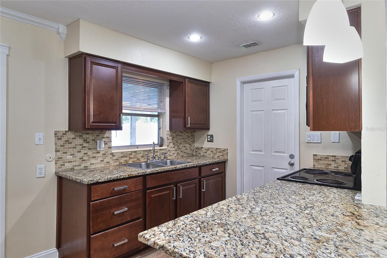 LAKELAND GROVES SUB - Residential
