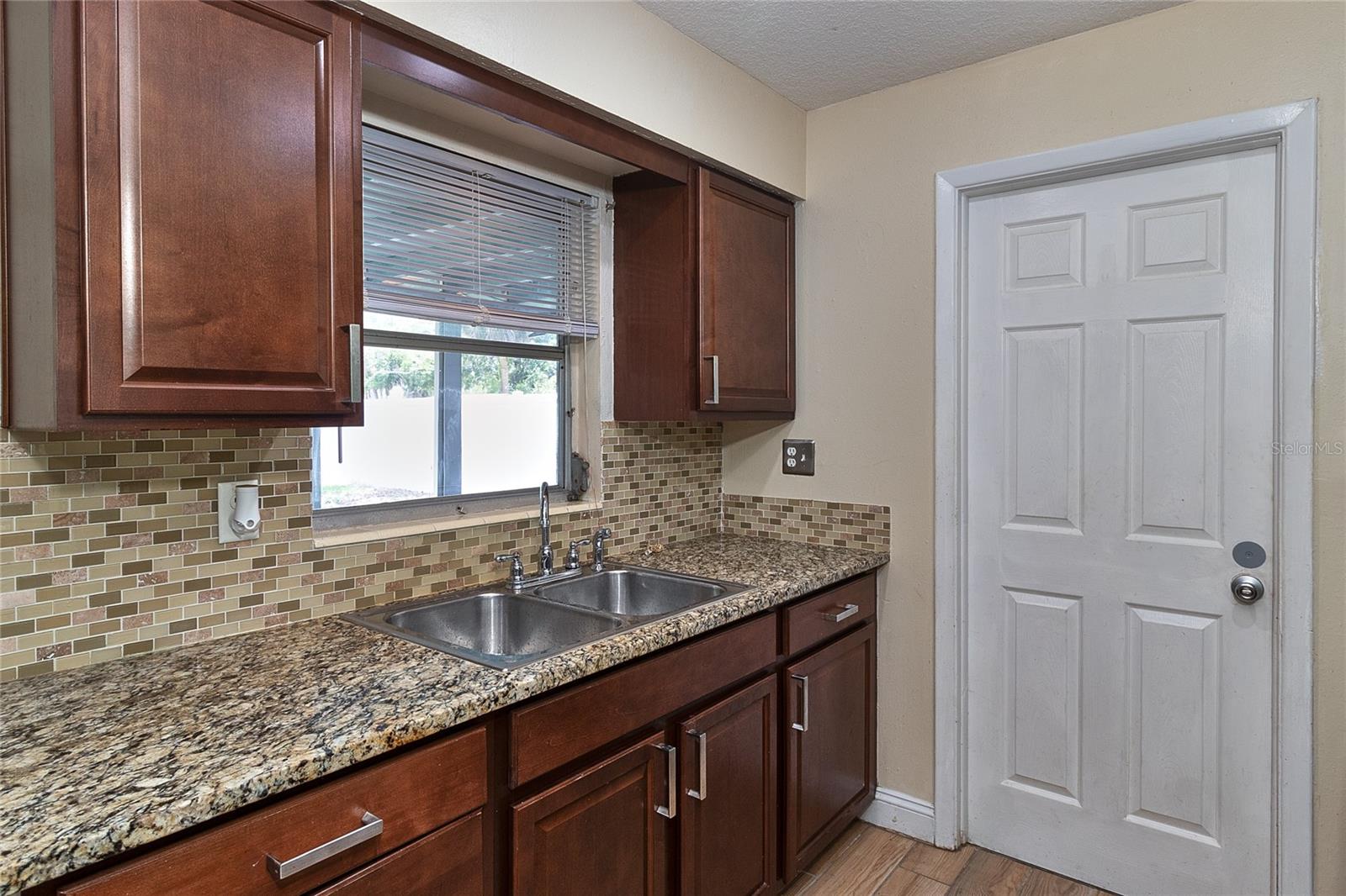 LAKELAND GROVES SUB - Residential