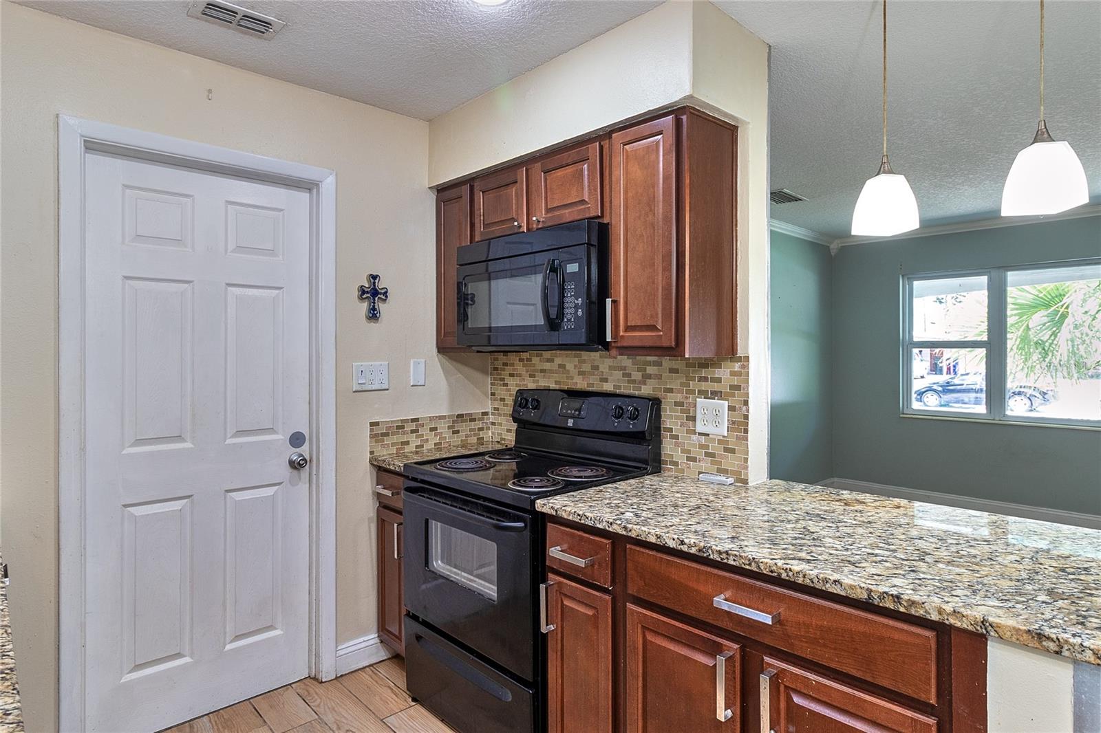 LAKELAND GROVES SUB - Residential