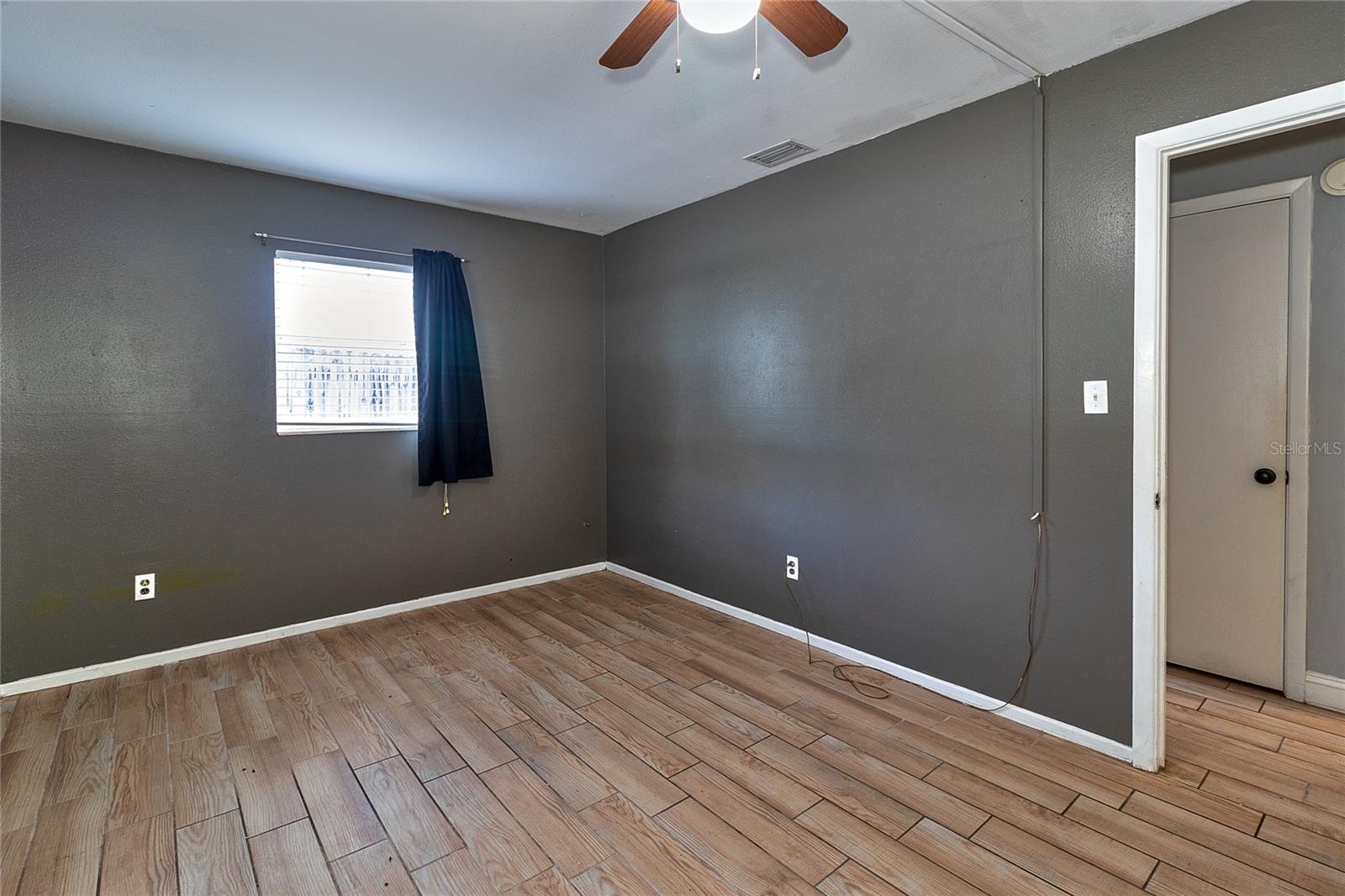 LAKELAND GROVES SUB - Residential