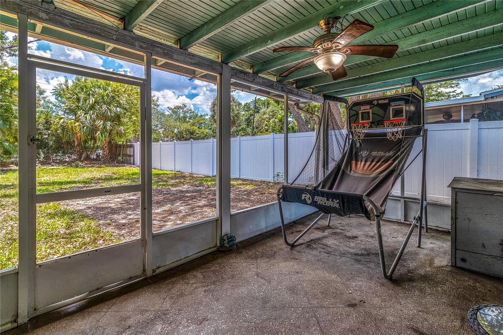 LAKELAND GROVES SUB - Residential