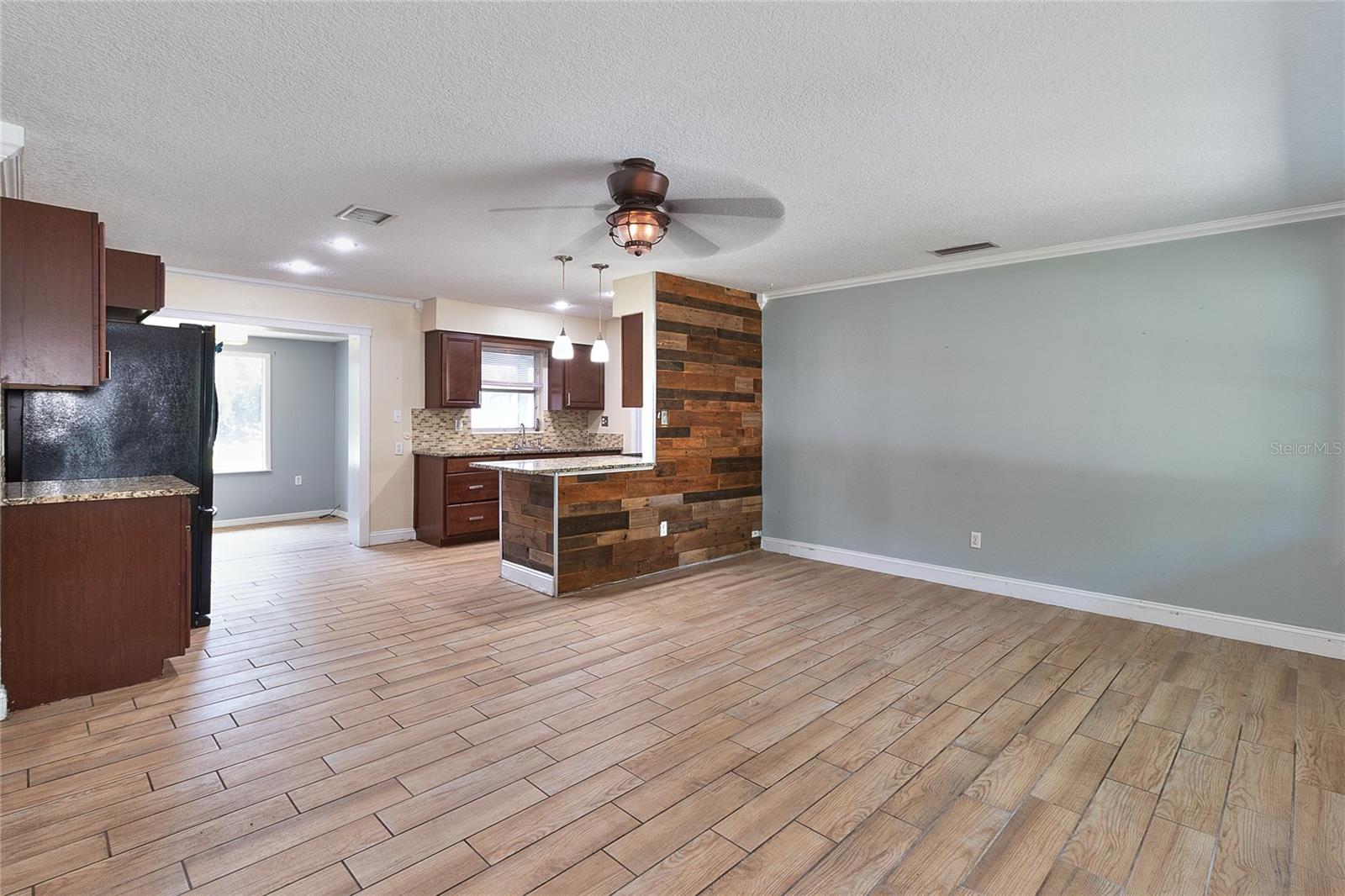 LAKELAND GROVES SUB - Residential