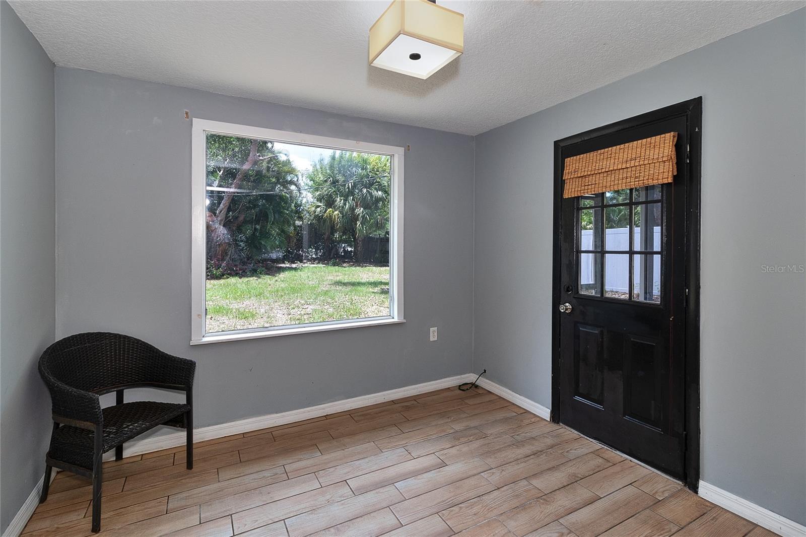 LAKELAND GROVES SUB - Residential