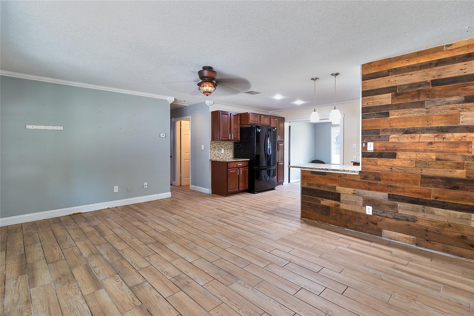 LAKELAND GROVES SUB - Residential