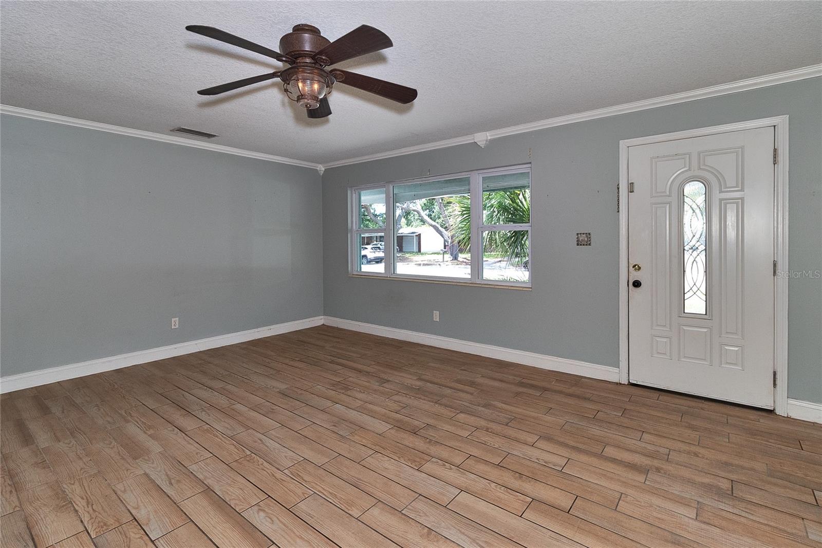 LAKELAND GROVES SUB - Residential