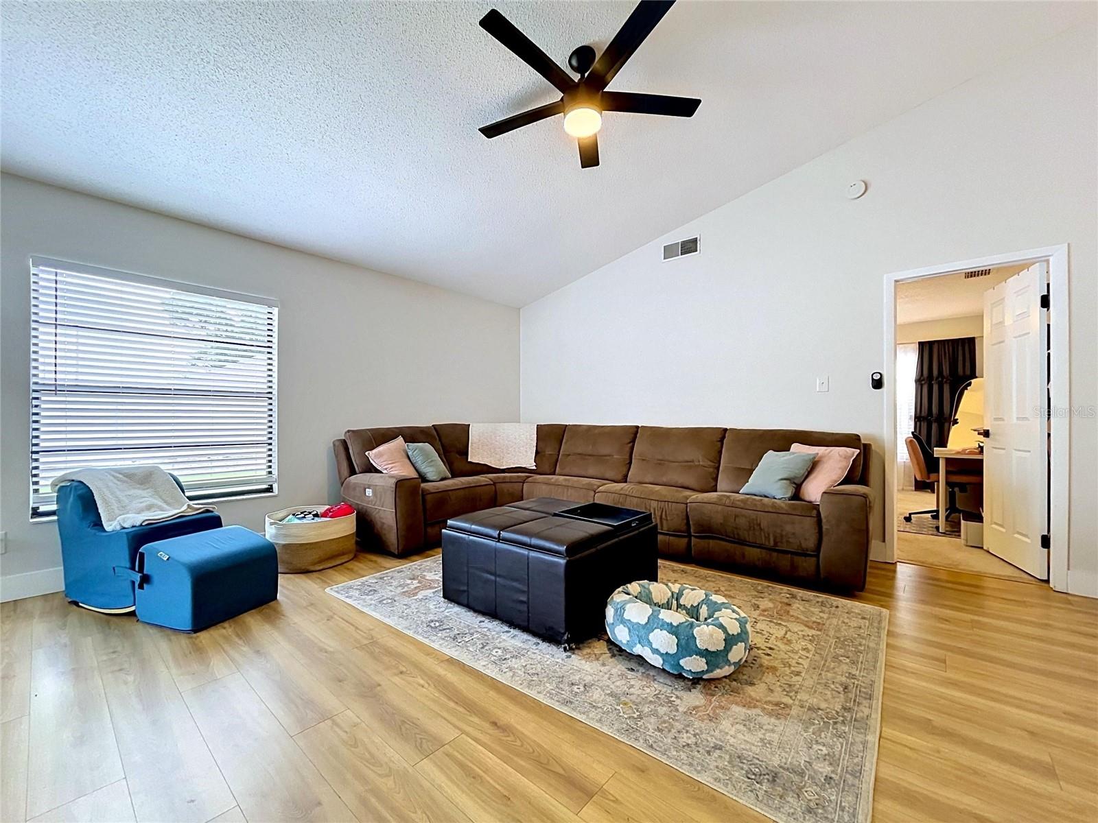 FAWN RIDGE VILLAGE D UN 1 - Residential