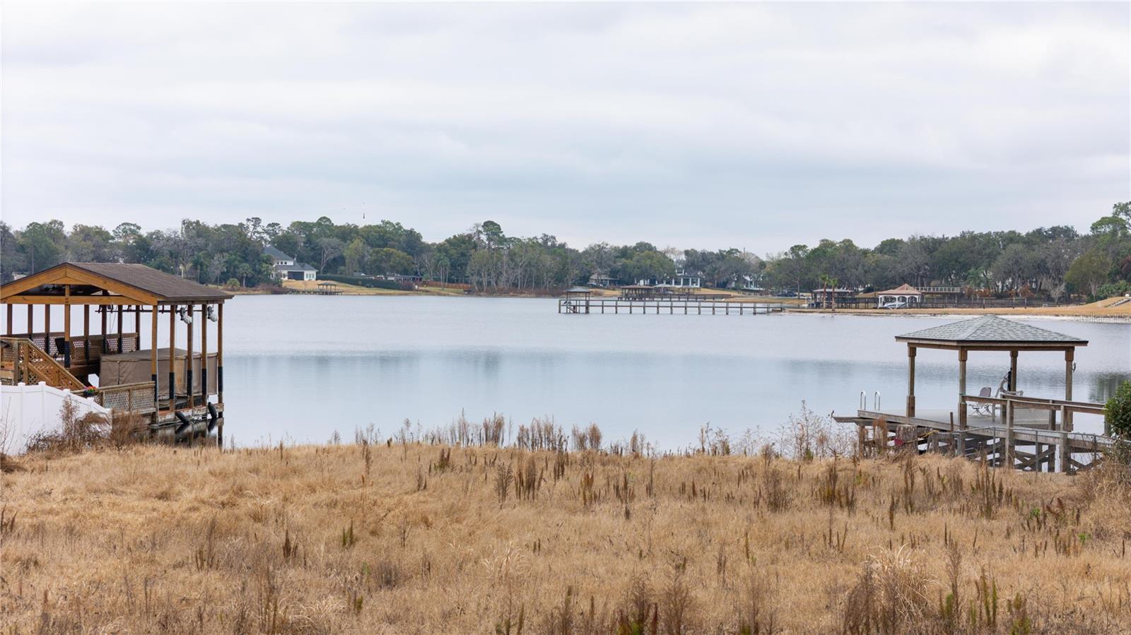LAKE MARKHAM ESTATES - Residential