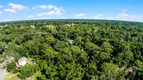 A home in DELAND