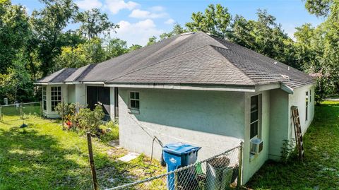 A home in DELAND