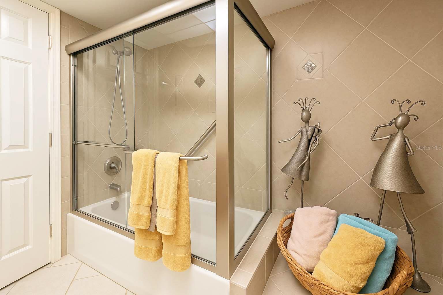 FOREST LAKES COUNTRY CLUB ESTATE - Residential