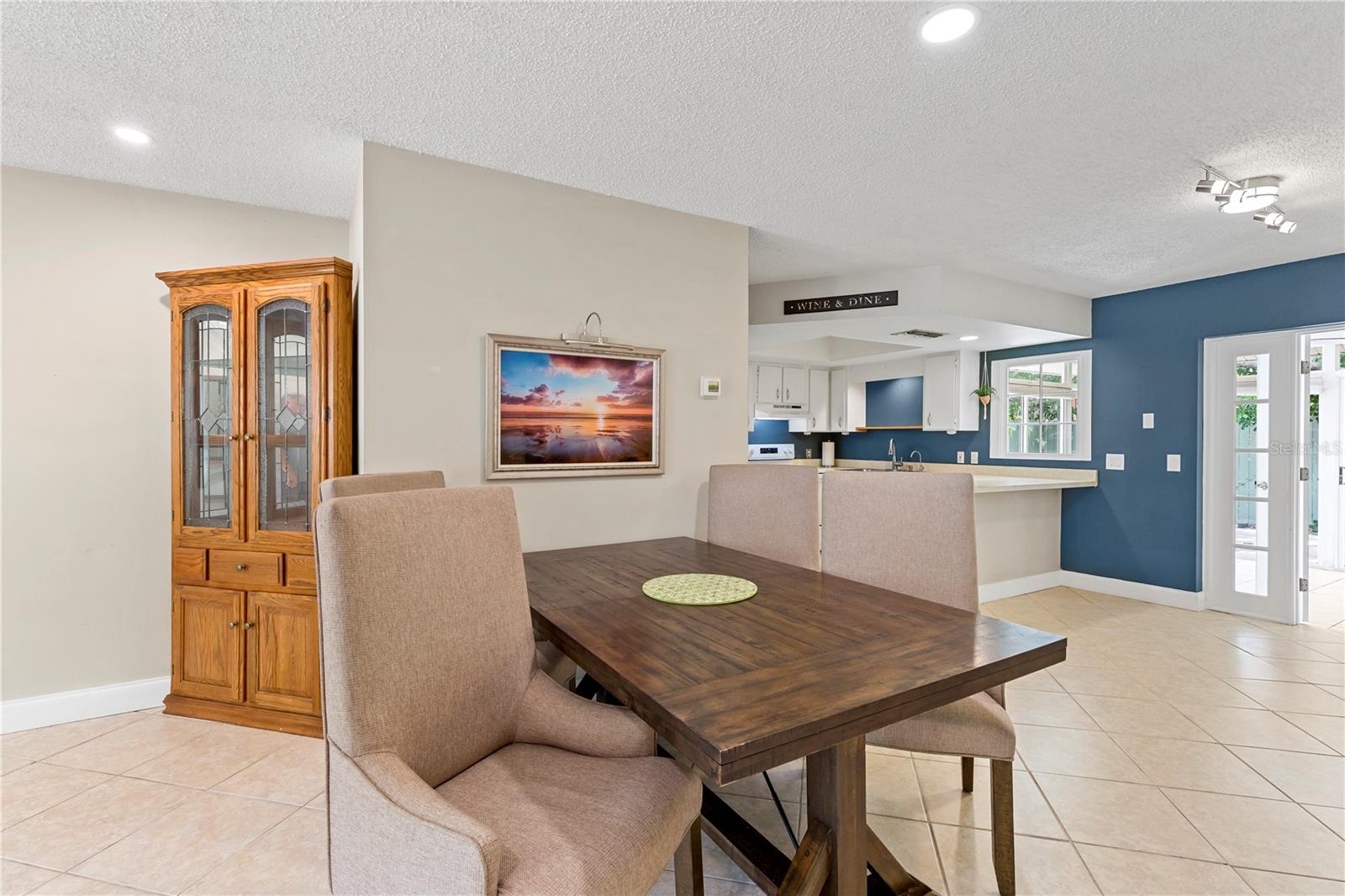 2576 HUNTINGTON AVENUE