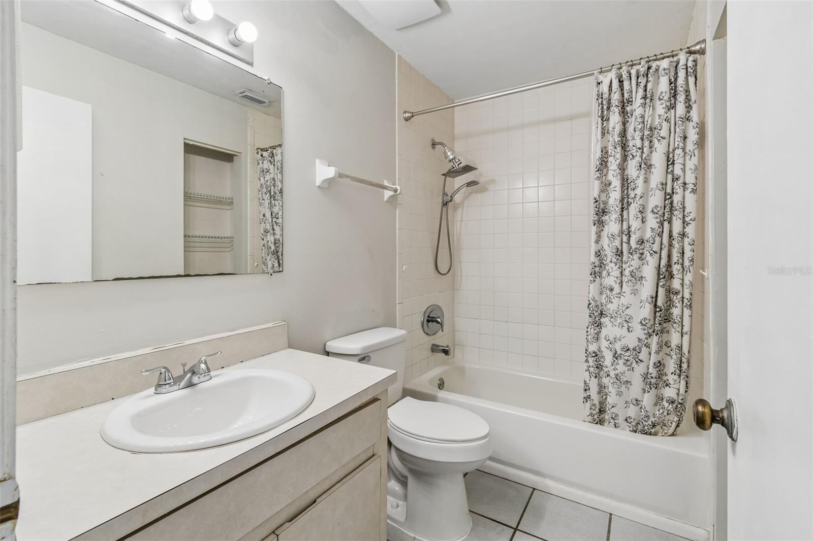 SUNRIDGE OF TAMPA BAY A CONDOM - Residential