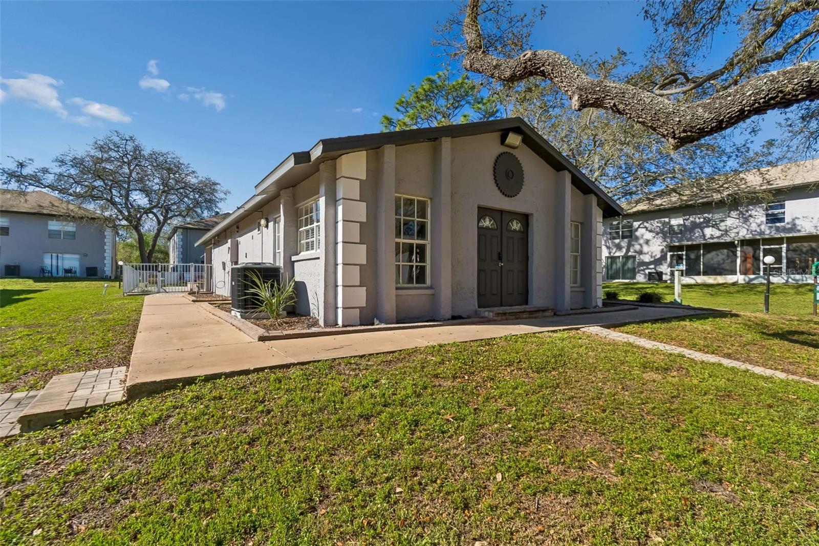 SUNRIDGE OF TAMPA BAY A CONDOM - Residential