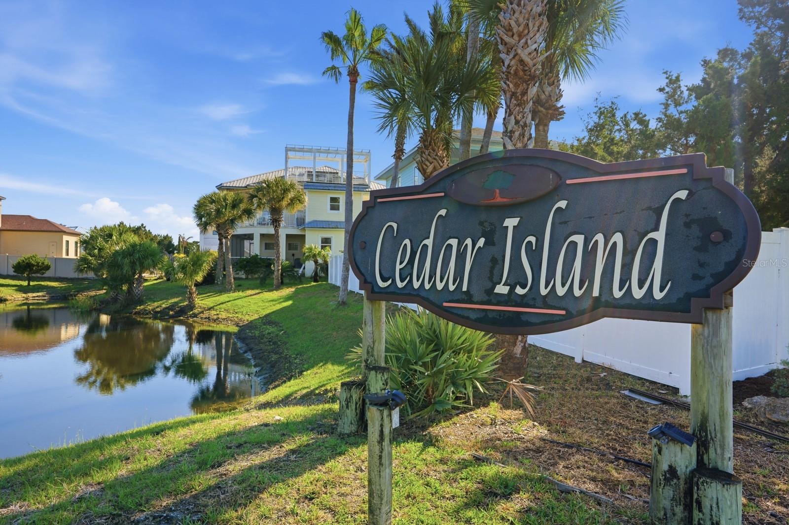 CEDAR ISLAND - Land