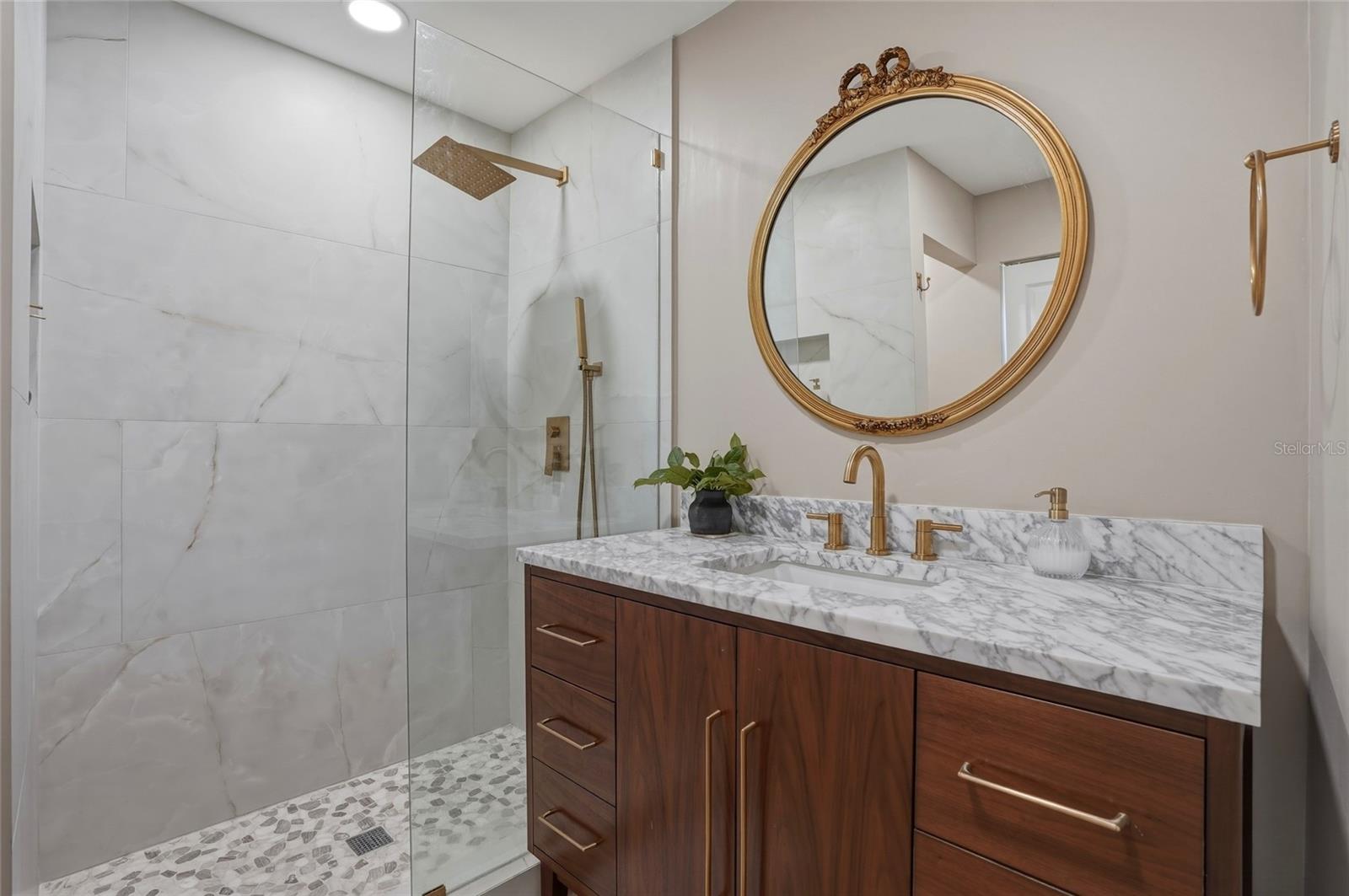 SNELL SHORES MANOR - Residential