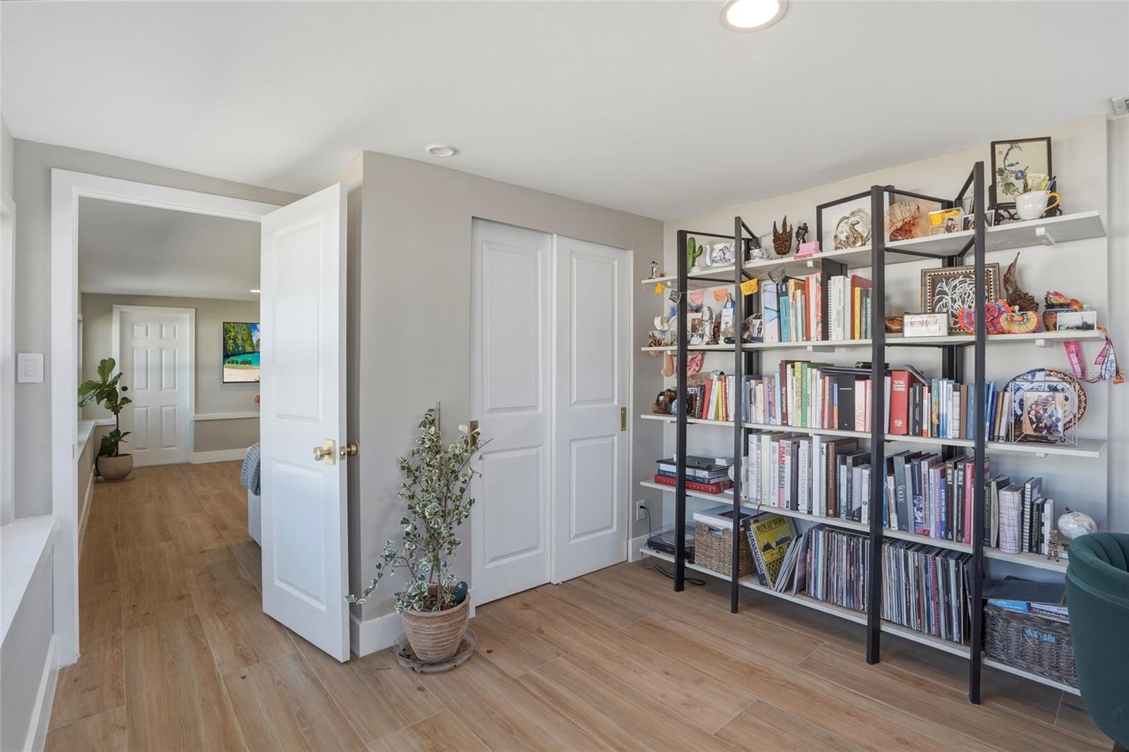 SNELL SHORES MANOR - Residential