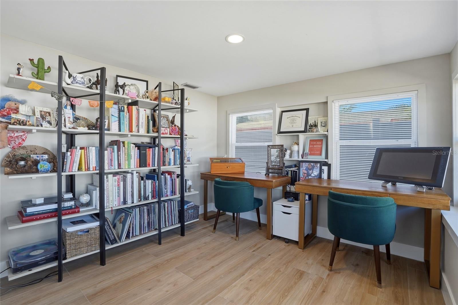 SNELL SHORES MANOR - Residential