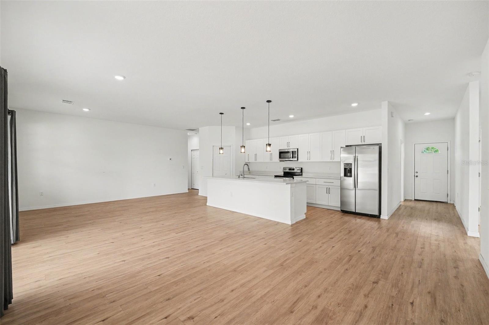 333 KRASSNER DRIVE NW
