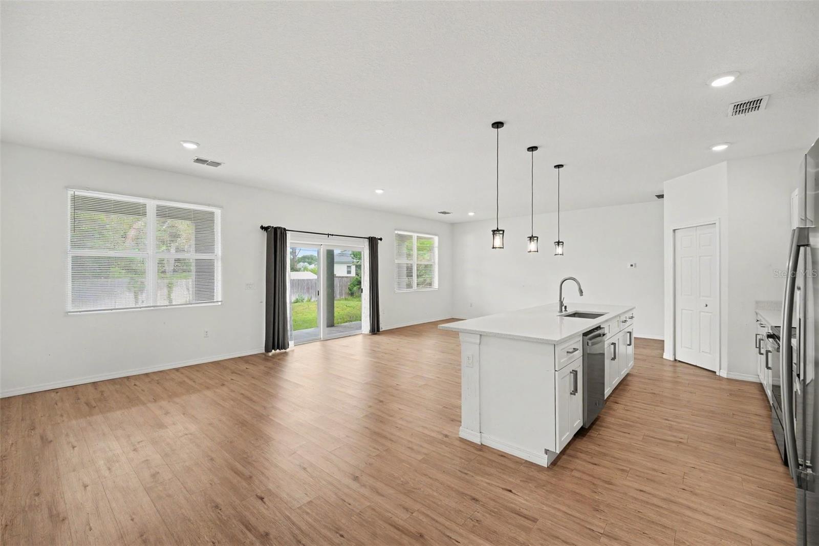 333 KRASSNER DRIVE NW