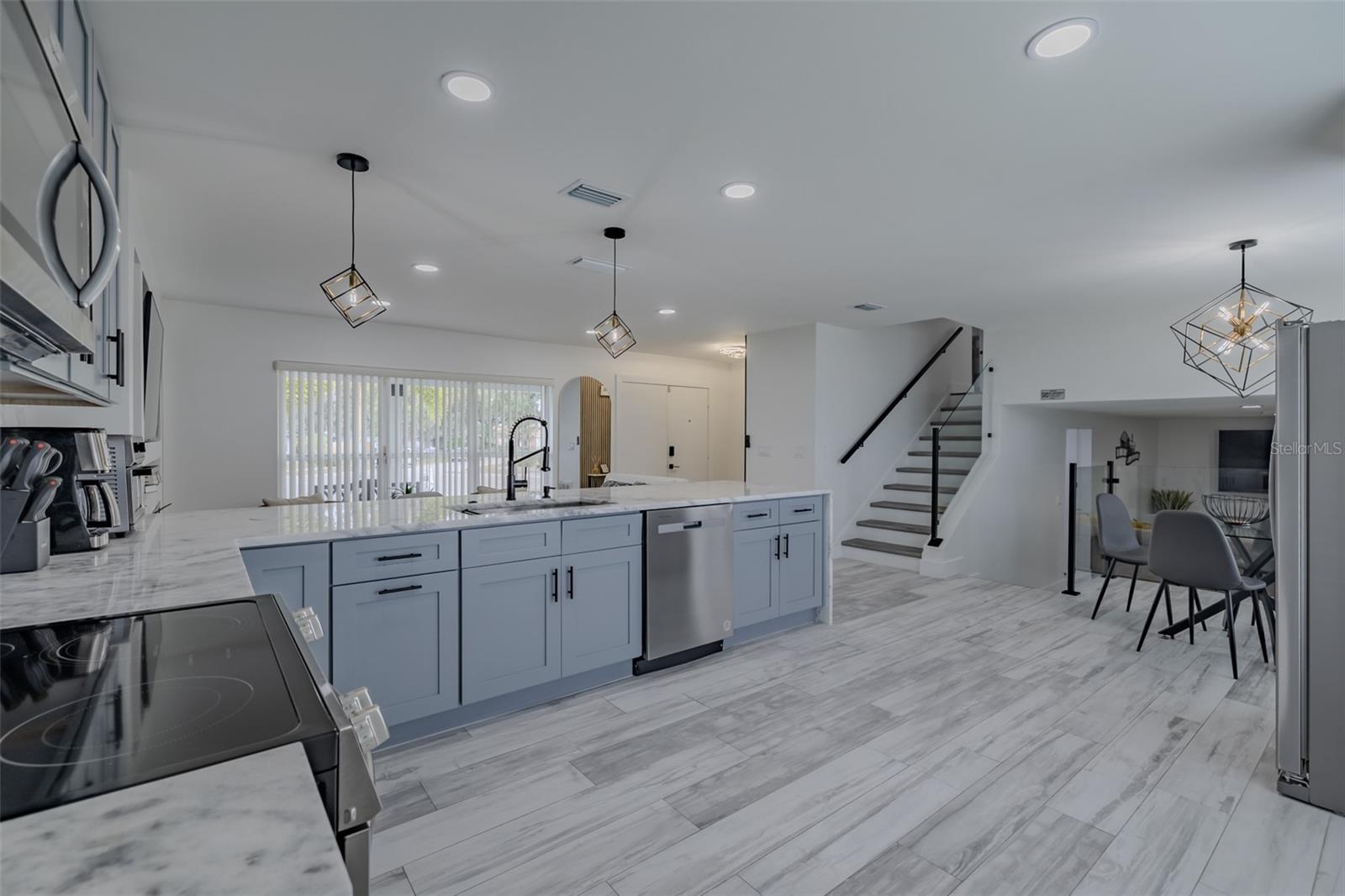 TURTLE LAKES - Residential Lease