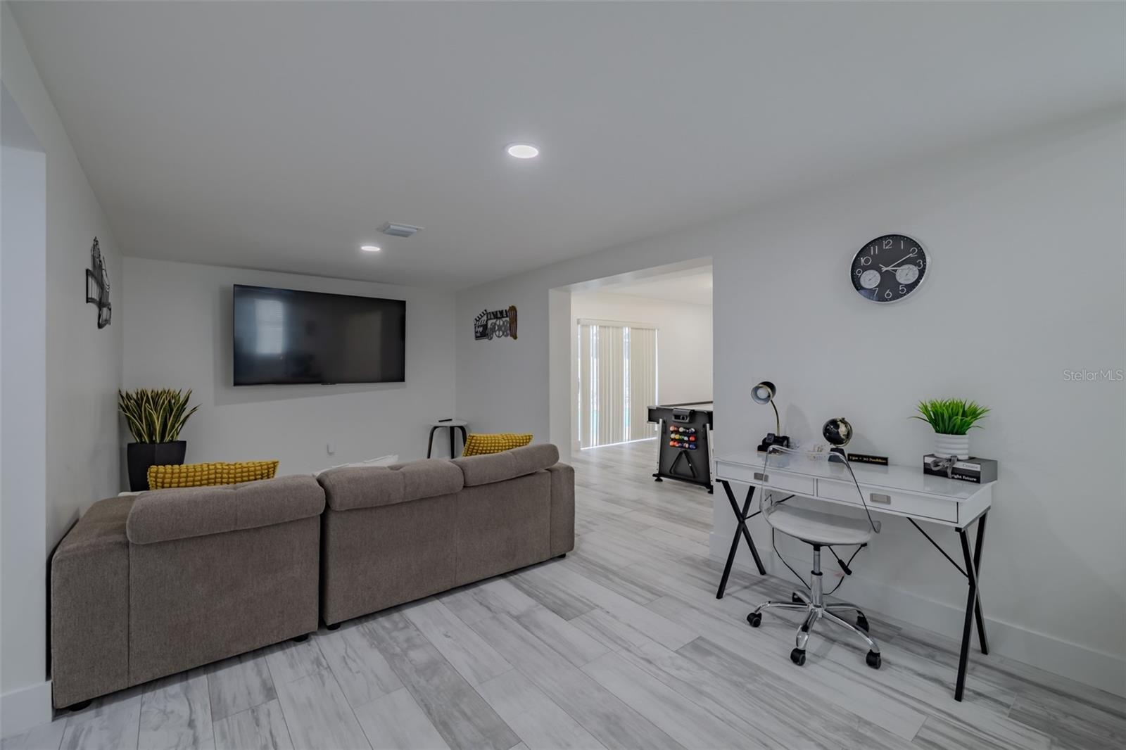 TURTLE LAKES - Residential Lease