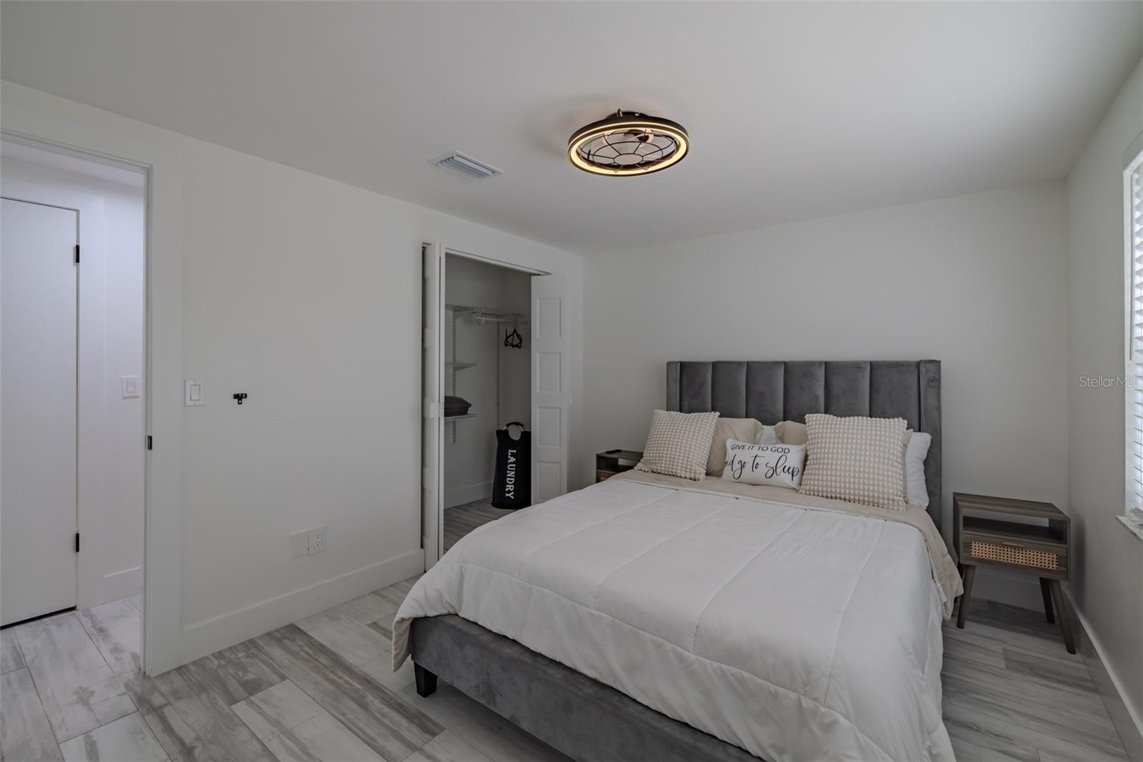 TURTLE LAKES - Residential Lease