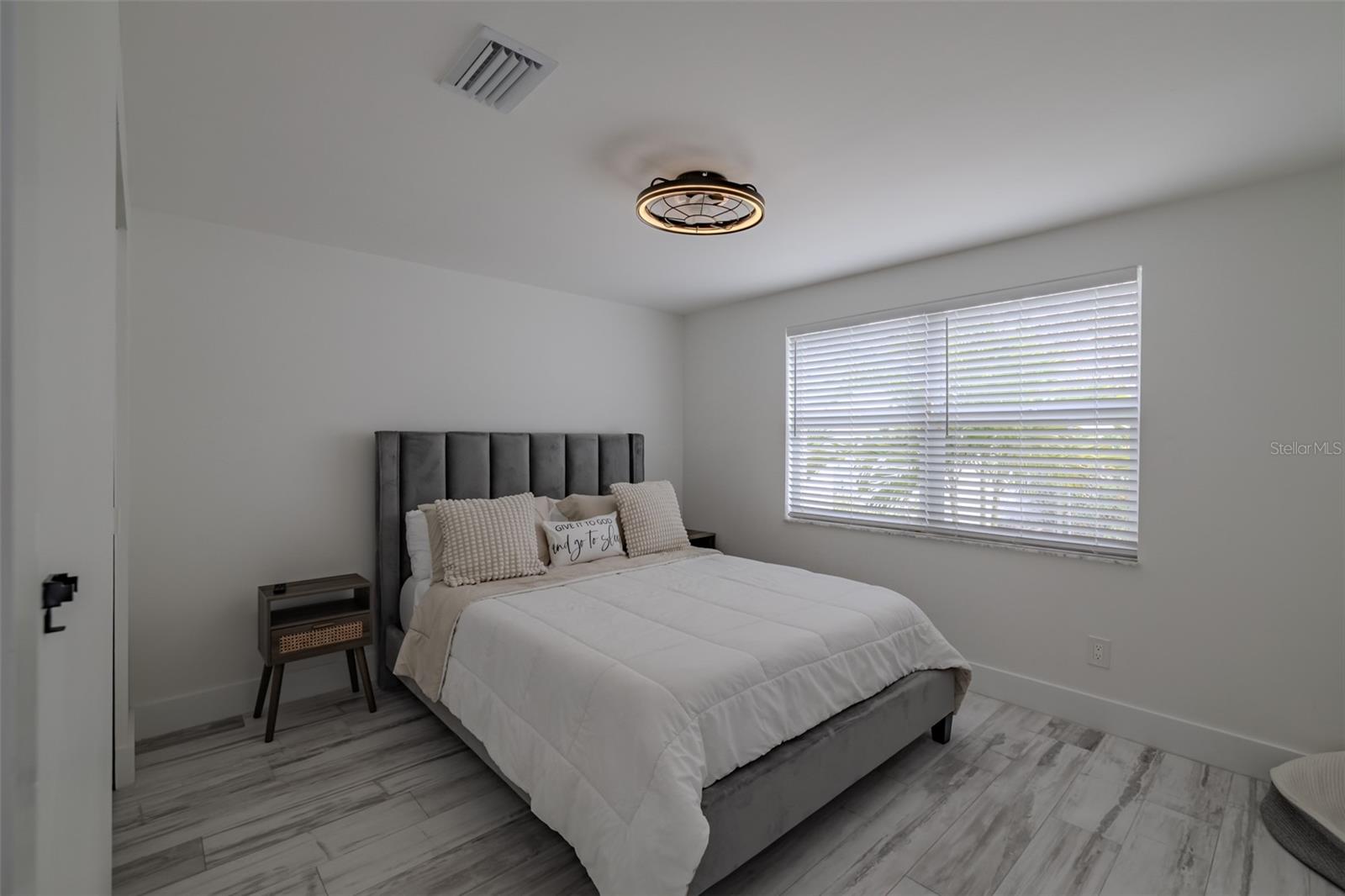 TURTLE LAKES - Residential Lease