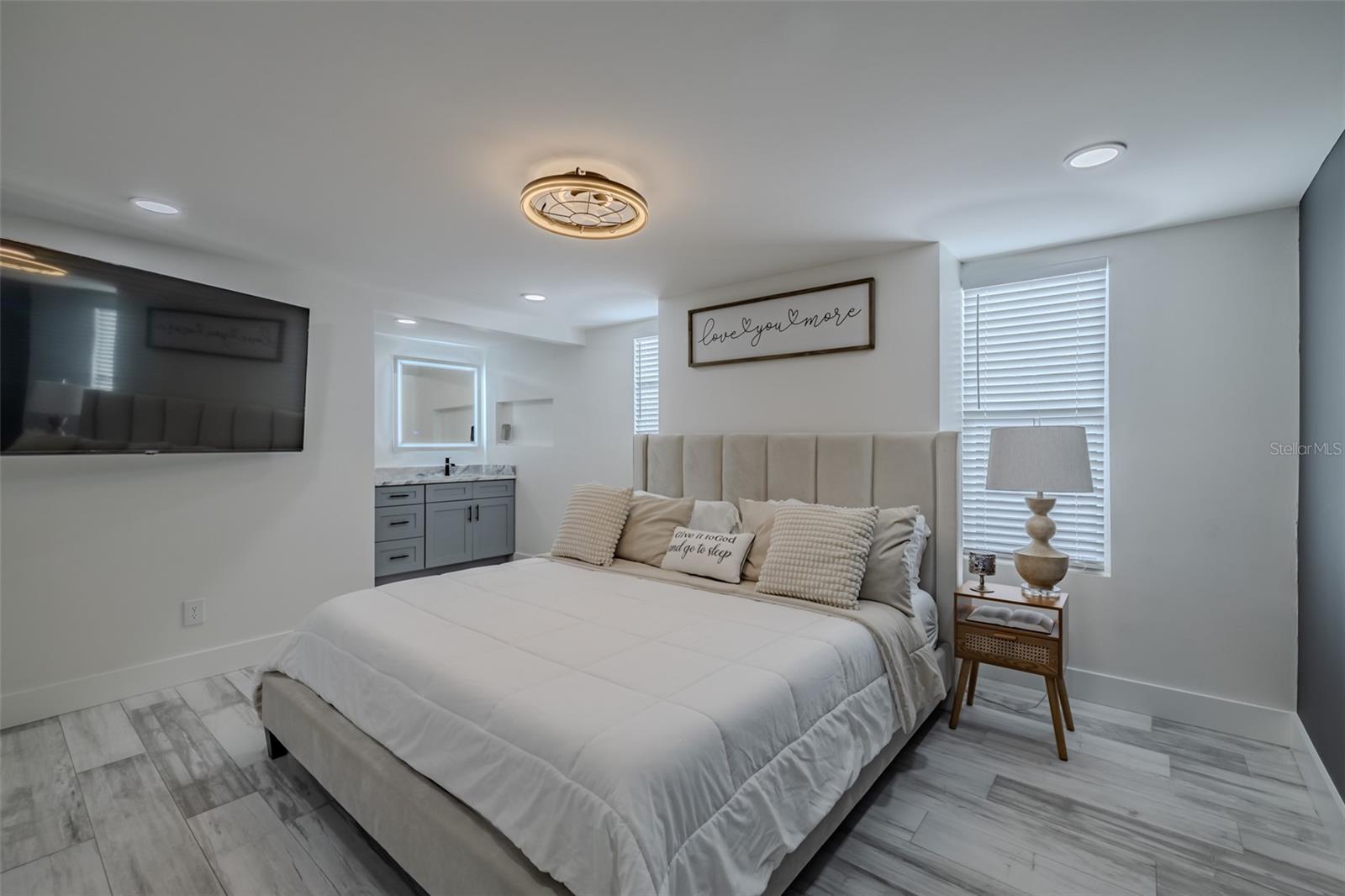 TURTLE LAKES - Residential Lease