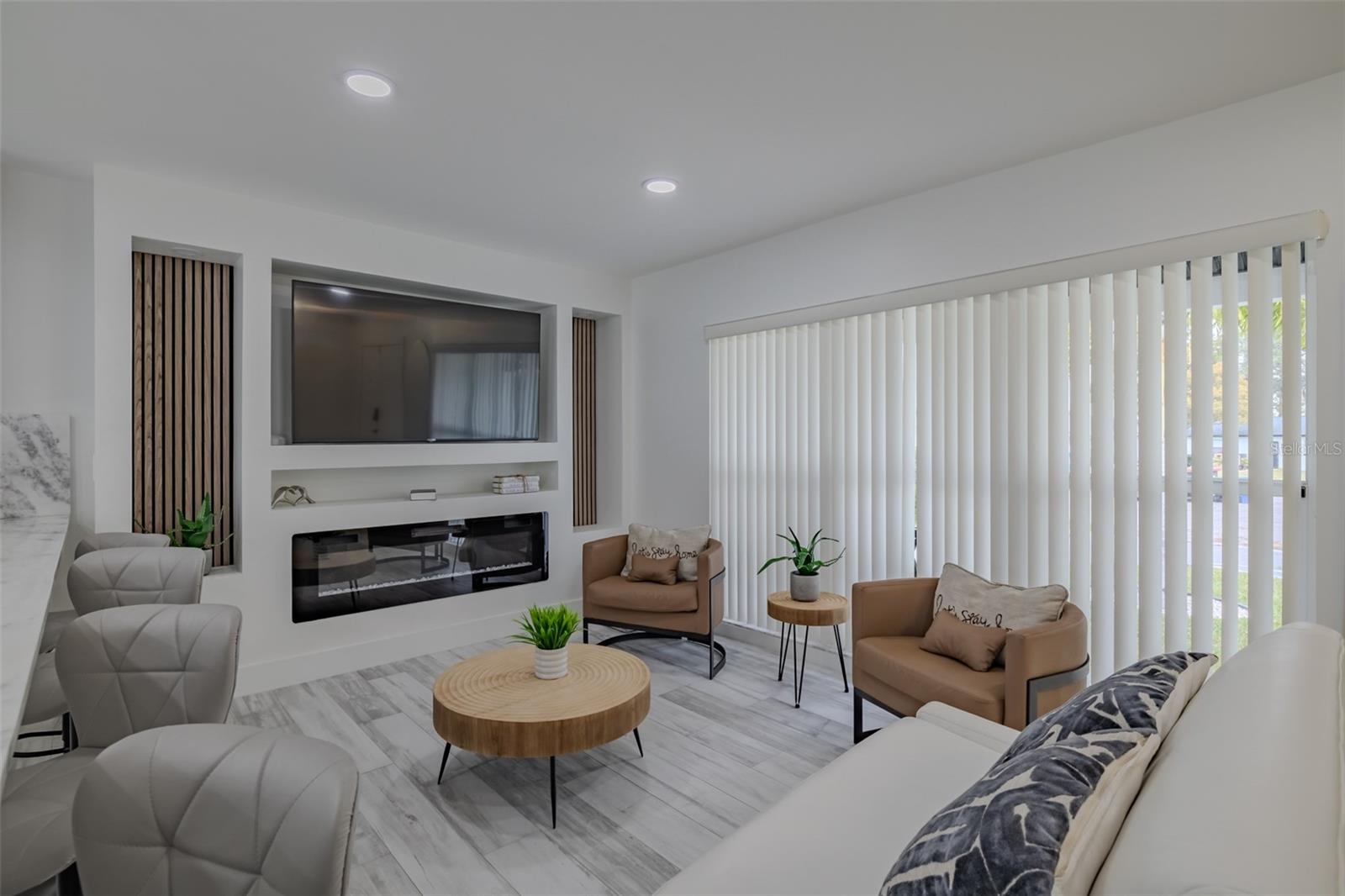 TURTLE LAKES - Residential Lease