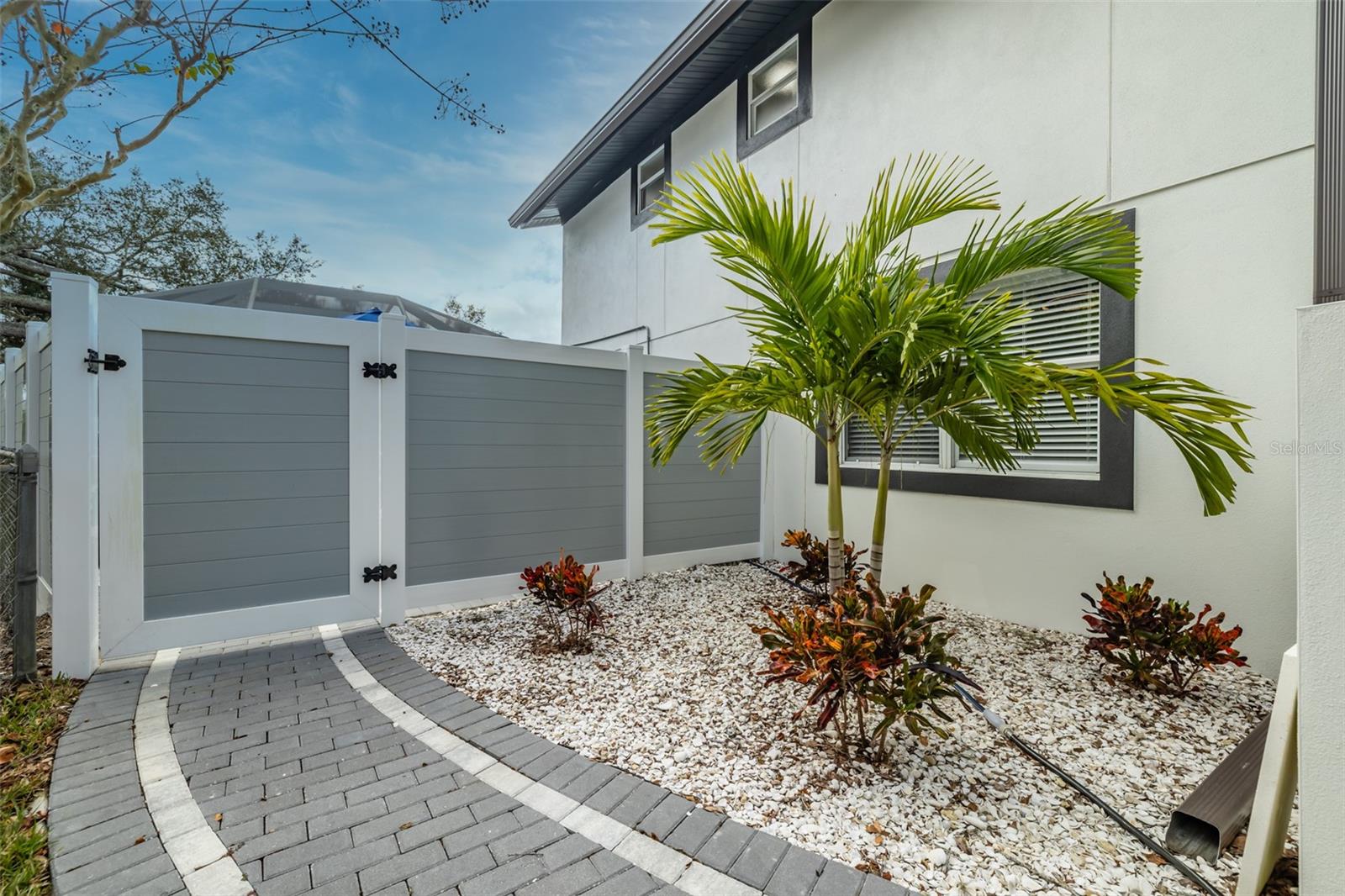 TURTLE LAKES - Residential Lease