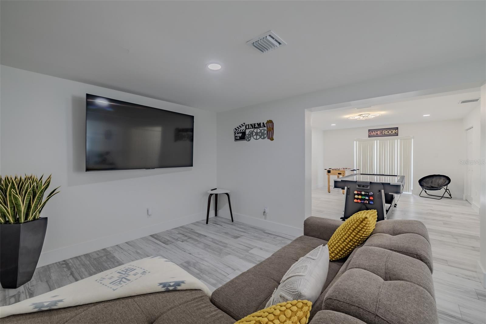 TURTLE LAKES - Residential Lease