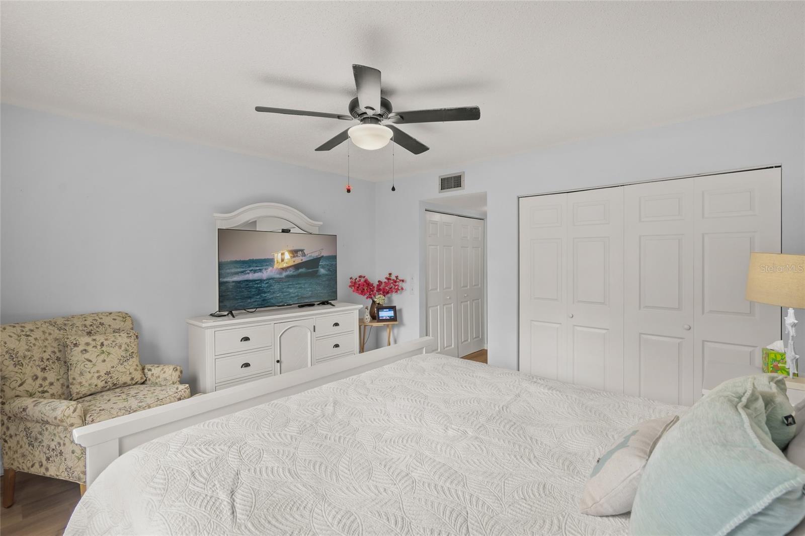 GLEN OAKS GARDEN APTS 2 PH2 - Residential