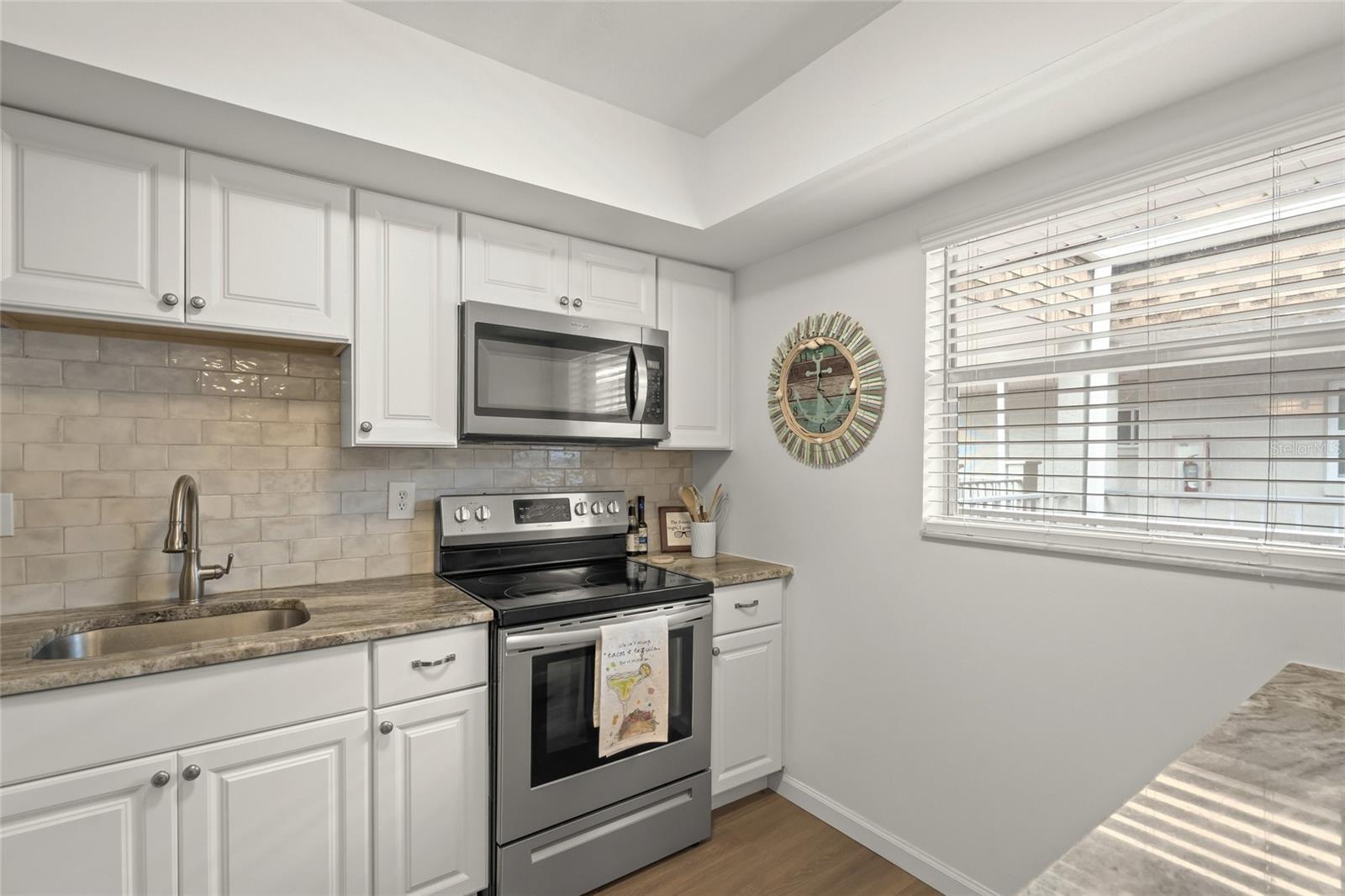 GLEN OAKS GARDEN APTS 2 PH2 - Residential