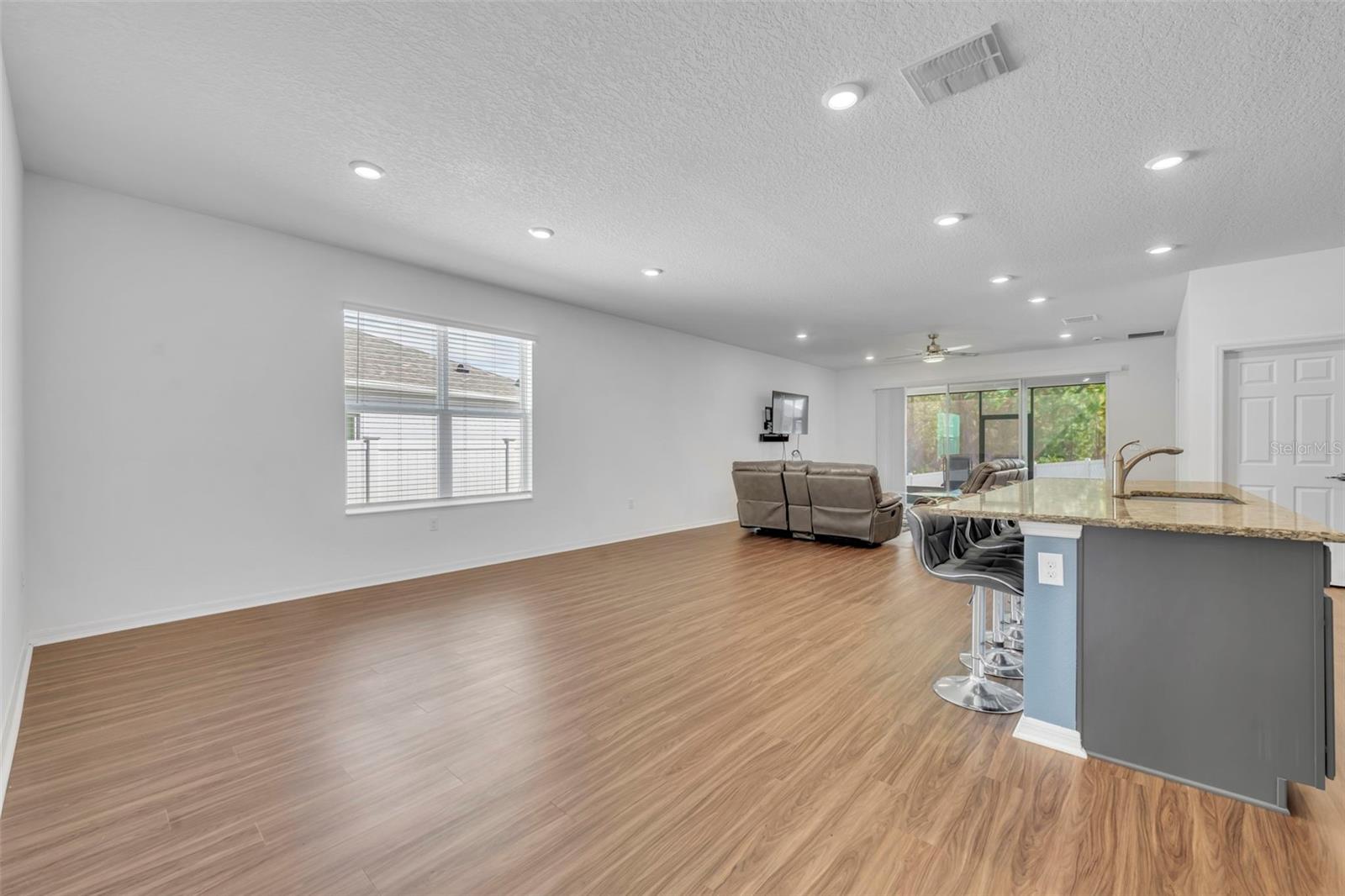 4249 BEARGRASS STREET