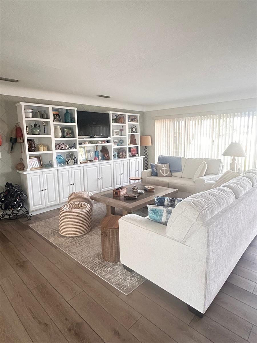 BELLEVUE ESTATES - Residential