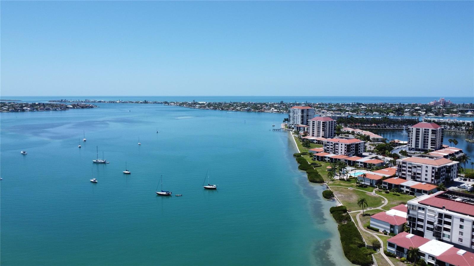 BAHIA DEL MAR II - Residential